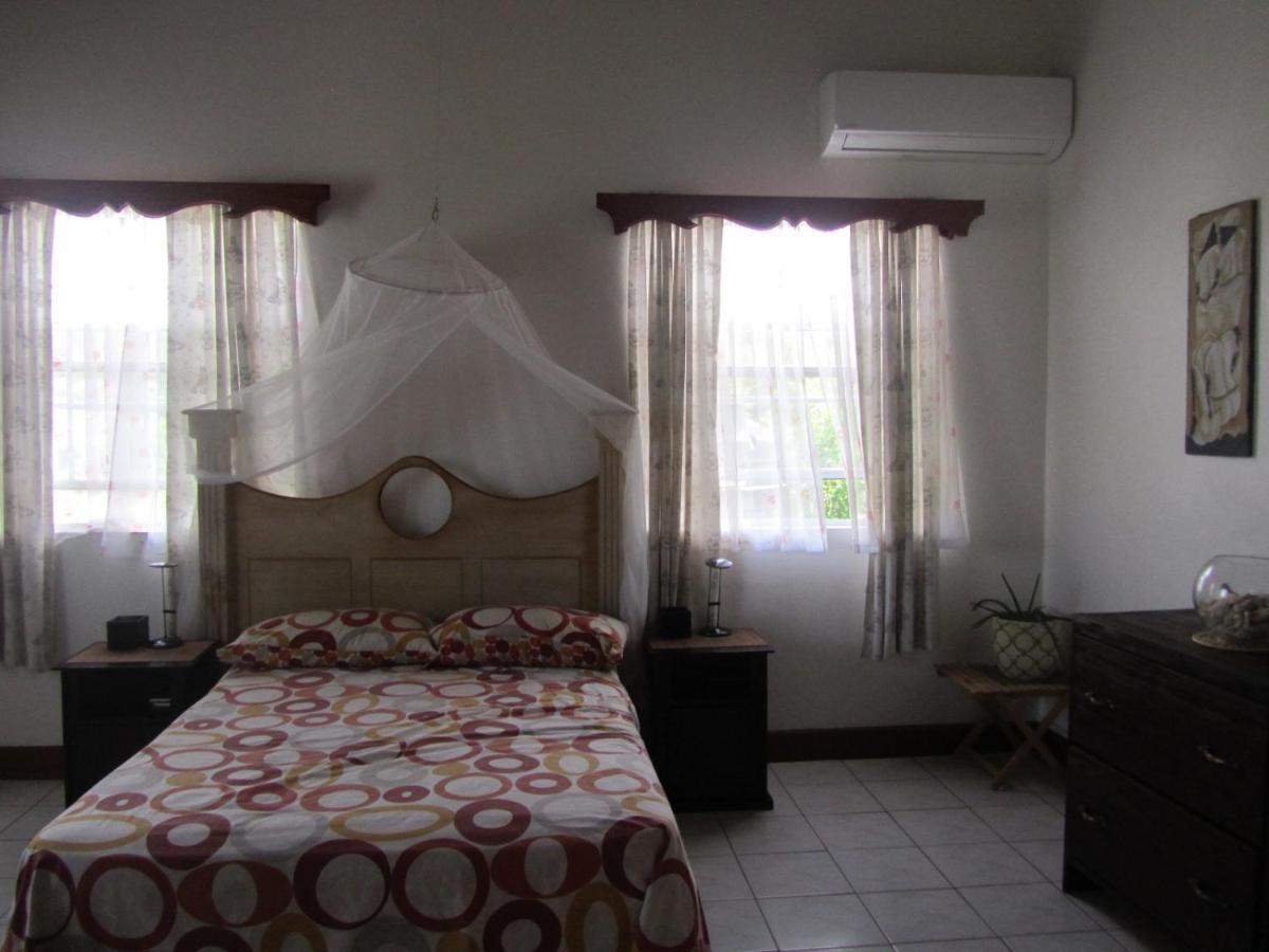 Delightful 4Bed Modern Villa With Wifi โกรส อิส์ลีต ภายนอก รูปภาพ